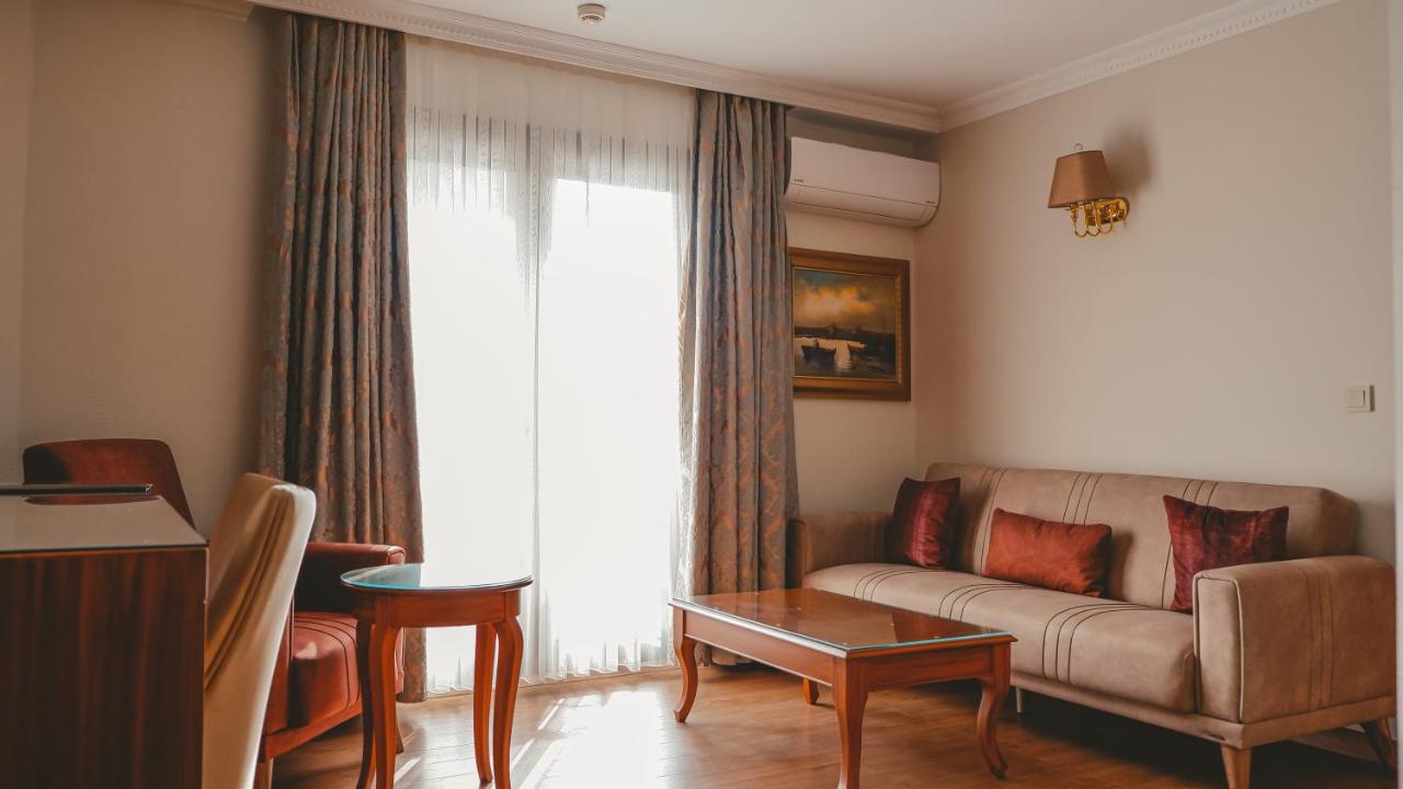 Premier Vista Hotel Сіліврі Екстер'єр фото