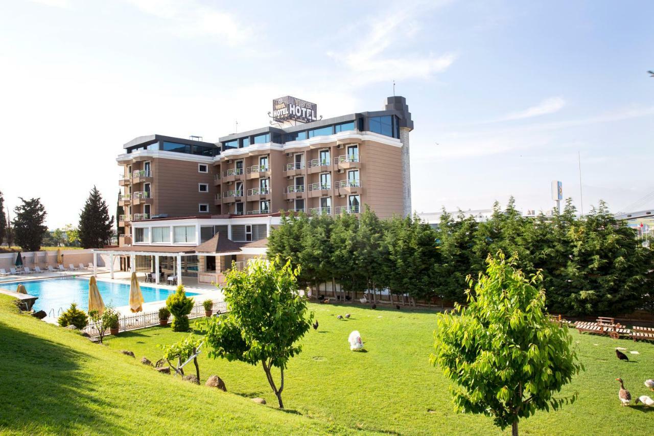 Premier Vista Hotel Сіліврі Екстер'єр фото